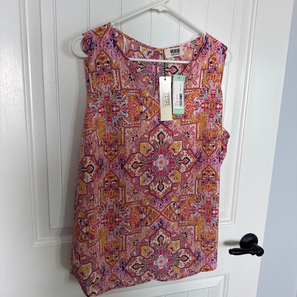 Verse sleeveless top